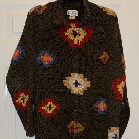 Cambridge Dry Goods Women's Cardigan Sweater - Picture 3 of 11